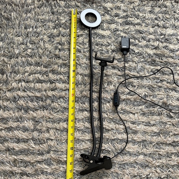 3.5” LED Ring Light with Phone Holder Duo, 3 Light Modes - Picture 6 of 8